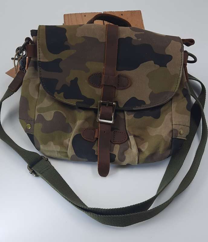 **STUNNING CAMO STYLE BAG** part genuine leather and part canvas!!