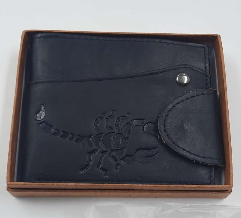 Genuine leather wallet by CAMEL MOUNTAIN