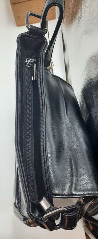 STUNNING sling bag in BLACK! @@##WINDMILL DESIGN##@@