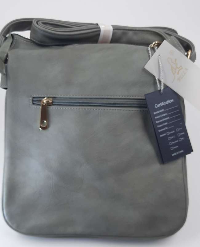 SHOULDER bag in GREY by BELLA. A NICE BAG WITH 5 INNER COMPARTMENTS