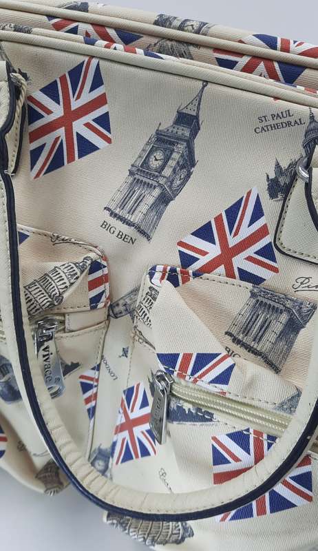 LARGE TRAVEL BAG BY VIVACE!LONDON PRINT ON OFF WHITE OR LIGHT CREAM!!