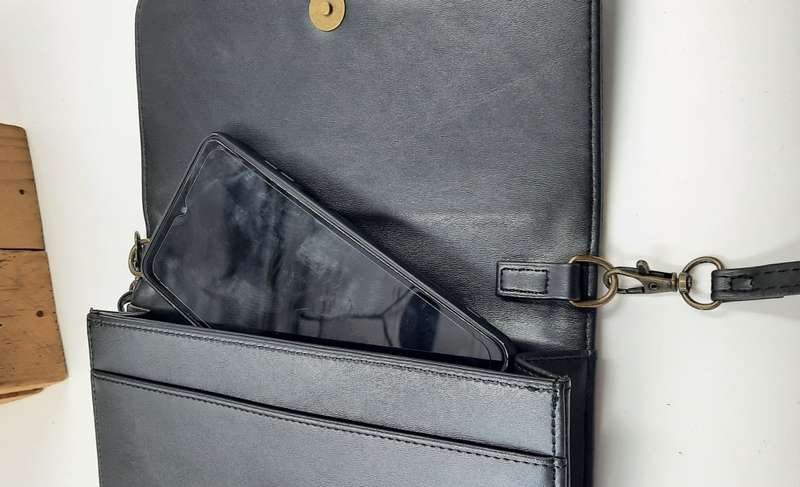 COTTON ROAD SLING PURSE! IN BLACK!