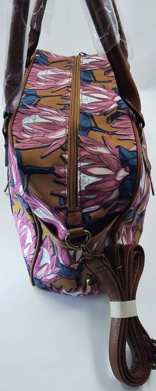 SUPER NICE BAG BY VIVACE!! #PINK PROTEA,BROWN WITH blue design#