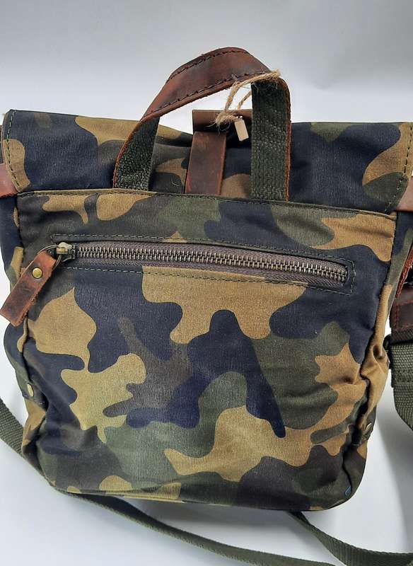 **STUNNING CAMO STYLE BAG** part genuine leather and part canvas!!VIVACE