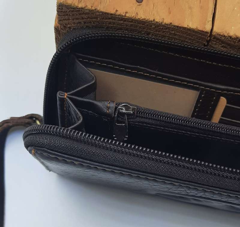 GENUINE LEATHER PURSE/WALLET BY VIVACE##STUNNING###