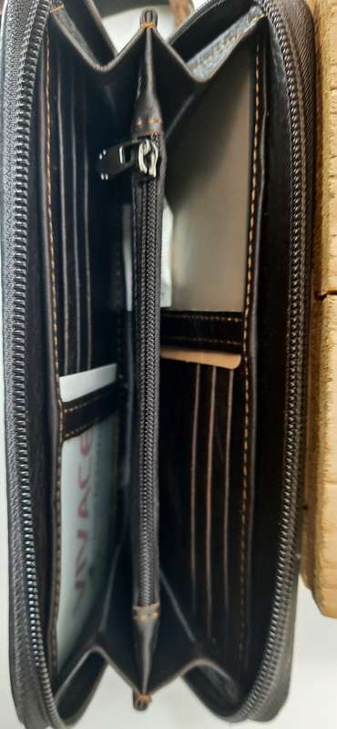 GENUINE LEATHER PURSE/WALLET BY VIVACE##STUNNING###