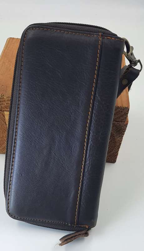 GENUINE LEATHER PURSE/WALLET BY VIVACE##STUNNING###
