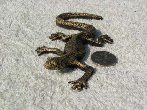 LIZARD! MADE FROM RESIN1 WEATHERPROOF,STICK ANYWHERE.COMES WITH DOUBLE SIDED TAPE.