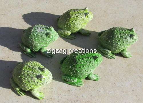 SET OF 5 SMALL FROGS