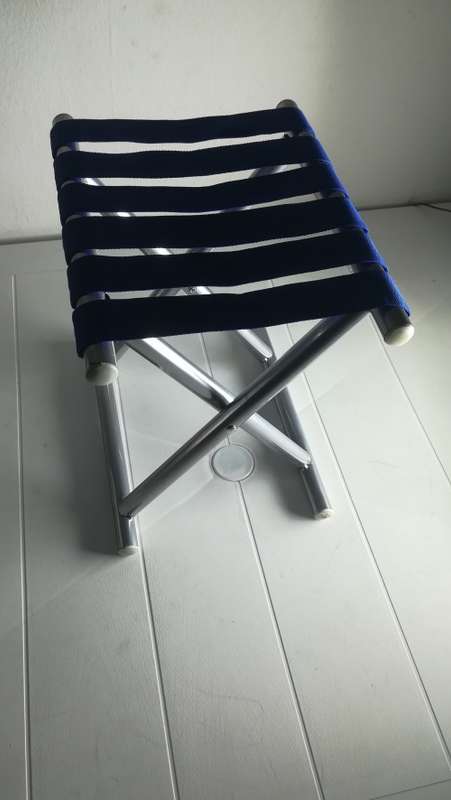 OUTDOOR LEISURE PORTABLE FOLDING STOOL