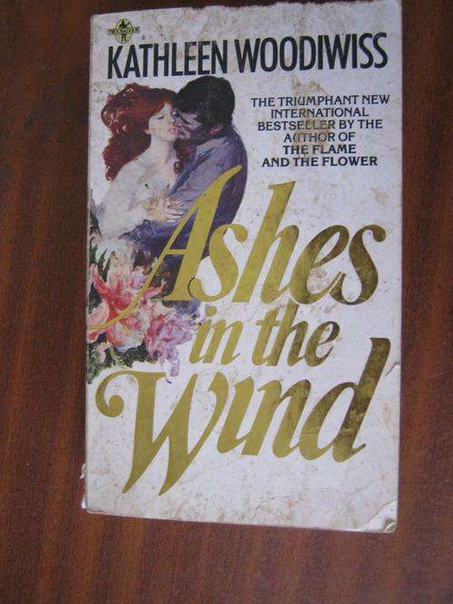 Ashes in the wind - Kathleen Woodiwiss