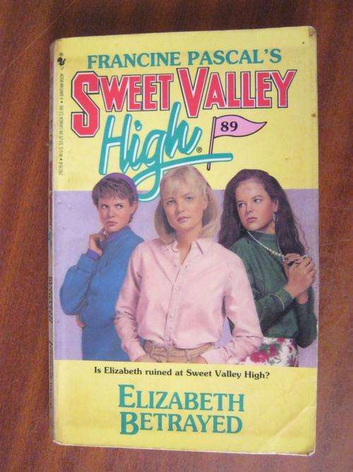 Francine Pascal's Sweet Valley High   Elizabeth Betrayed
