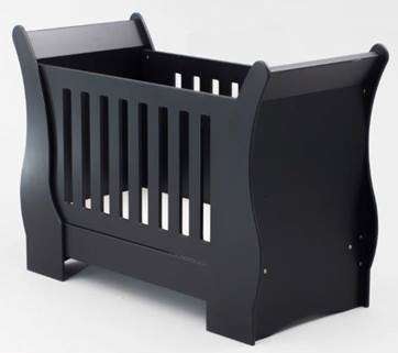 Baby sleigh cot