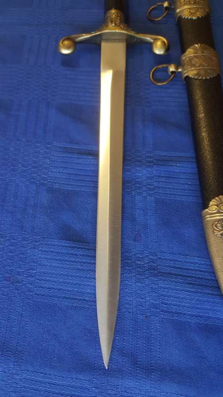 Display Dagger