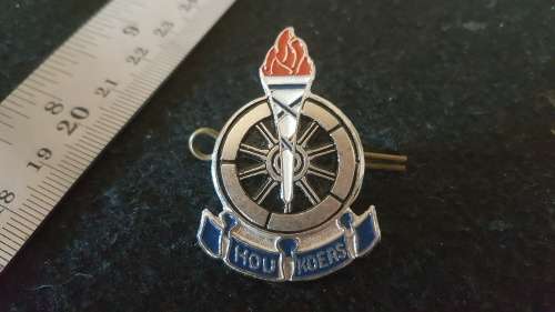 Voortrekker beret/Cap badge with Lugs and splitpin