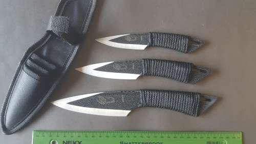 Set of 3 Knives Knifes Throwing with Pouch (NEW)