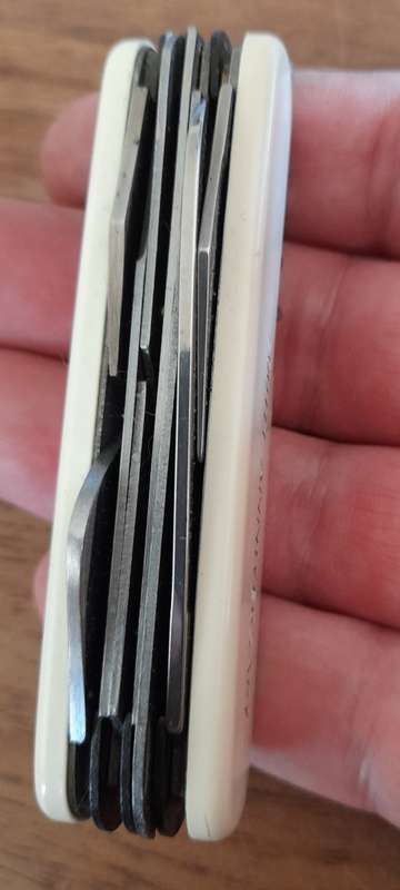 Pocket multi pocket knife great condition