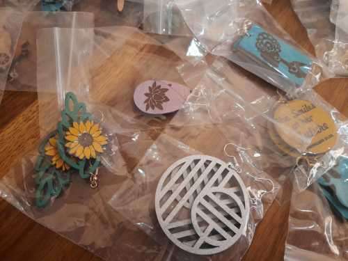 Wholesale Earrings perfect for reselling bulk lot of 25pairs