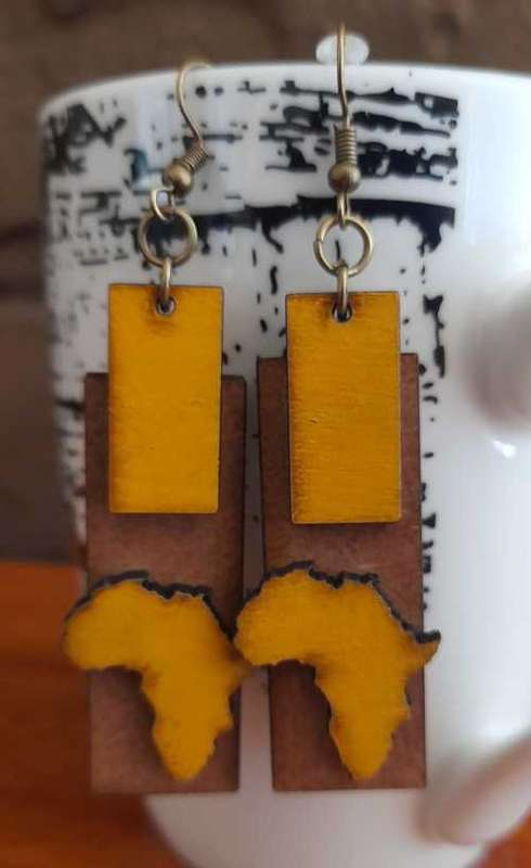 Wholesale Earrings perfect for reselling bulk lot of 25pairs