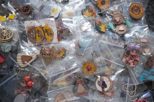 Bulk Earrings mixed lot great for resell