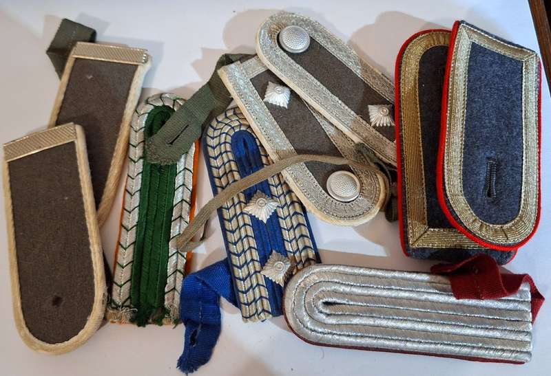 MIXED LOT OF SHOULDER BOARDS DDR