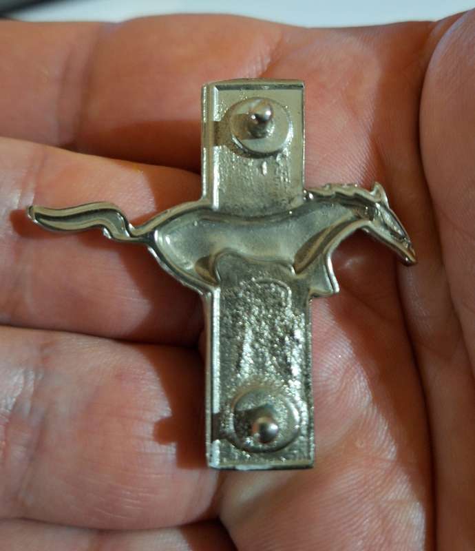 FORD MUSTANG BADGE