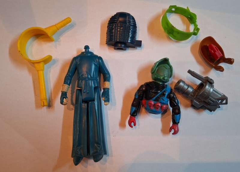 Mixed lot vintage toys parts TMNT, GI JOE, STAR WARS, MOTU