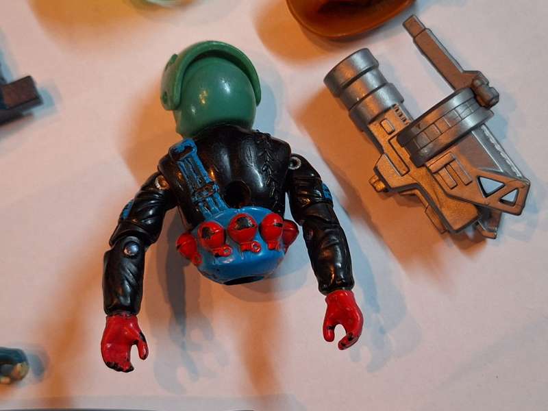 Mixed lot vintage toys parts TMNT, GI JOE, STAR WARS, MOTU