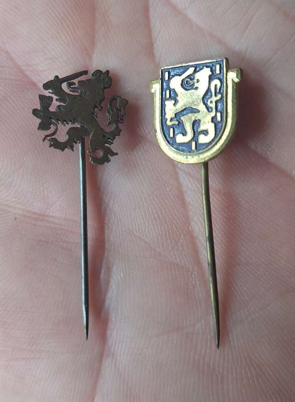 Netherlands royal coat of arms pins