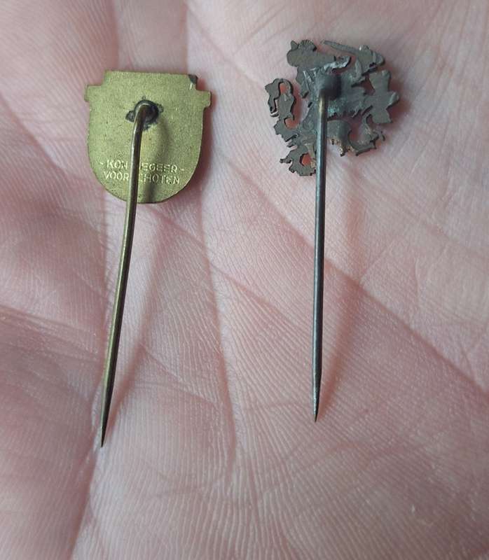 Netherlands royal coat of arms pins