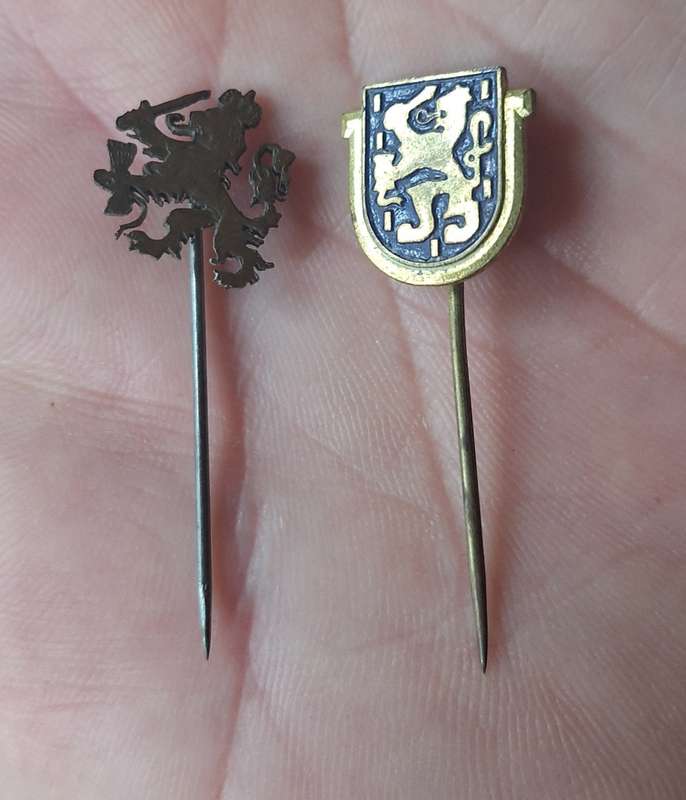 Netherlands royal coat of arms pins