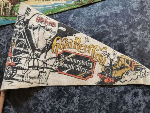 *Crazy R1 Auction* Vantage Caravan Park Flags