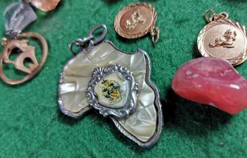 *Crazy R1 Auction* Mixed lot of costume jewellery