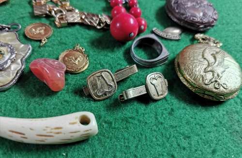 *Crazy R1 Auction* Mixed lot of costume jewellery