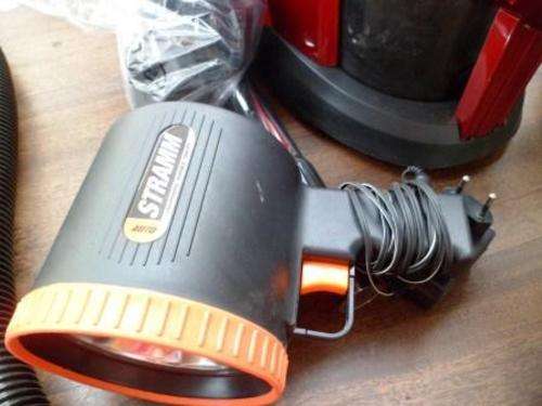 STRAMM RECHARGEABLE SPOTLIGHT  WITH CHARGER : 1 MILLION CANDLE POWER BEAM
