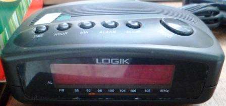 LOGIK CLOCK RADIO