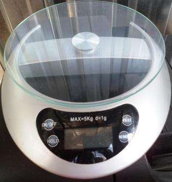 5KG DIGITAL SCALE"USED AS DISPLAY"