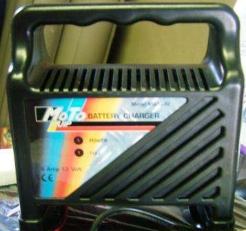 MOTOQUIP 12 V 6AMP BATTERY CHARGER MODEL MQ1232