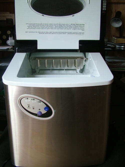 Waterwell Icemachine *Model B2B15 240V* Display*Excellent condition! (K)