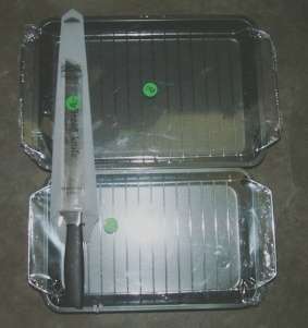 3 PIECE KITCHEN SET: WILKINSON SWORD BREAD KNIFE+CARBON STEEL ROASTER WITH RACK X2 +