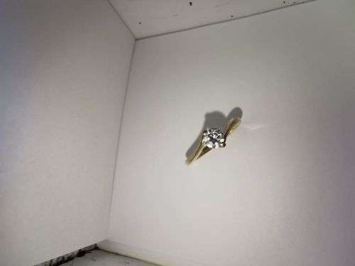 9ct Solid Yellow Gold Engagement Ring