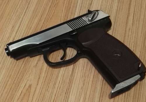 KWC MAKAROV CO2 BLOWBACK 4.5MM AIRGUN