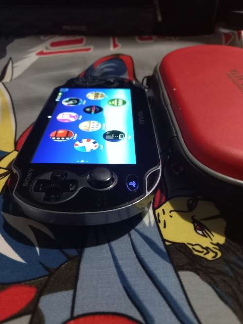 PS VITA PCH 1004(WIFI MODEL) bundle