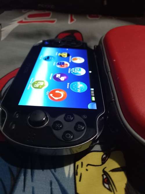 PS VITA PCH 1004(WIFI MODEL) bundle