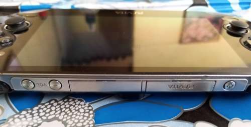 Ps vita console PCH-1004 bundle black