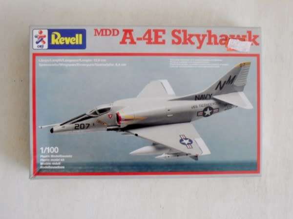 Revell Model, MDD A-4E Skyhawk