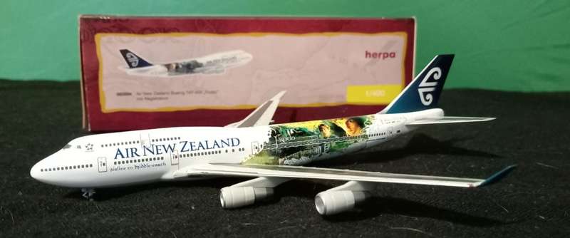 HERPA 1:400 Air New Zealand Lord of the Rings BOEING B747-400 FRODO 560894