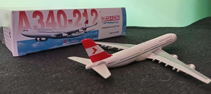 Airbus A340-212 Austrian Airlines Dragon Wings 55004 1:400