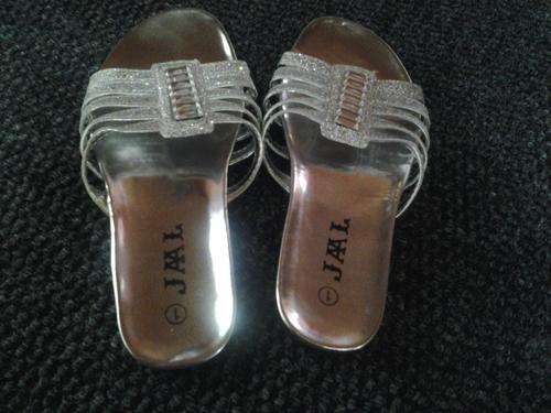 SILVER SANDALS SIZE (10) SHIPPING R40