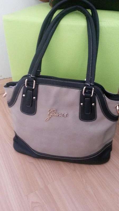 GUESS GREY HANDBAG - SHIPPING R40!!!